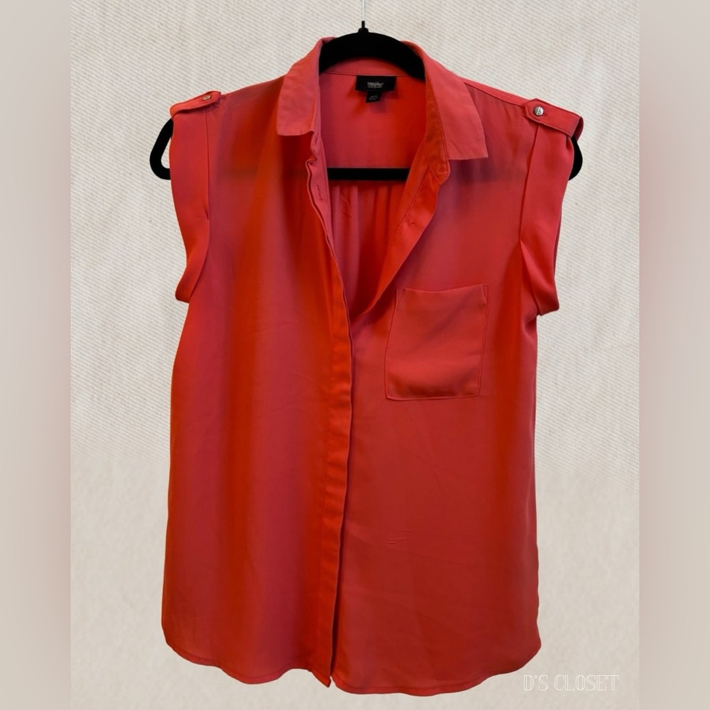 Sleeveless Blouse with Pocket